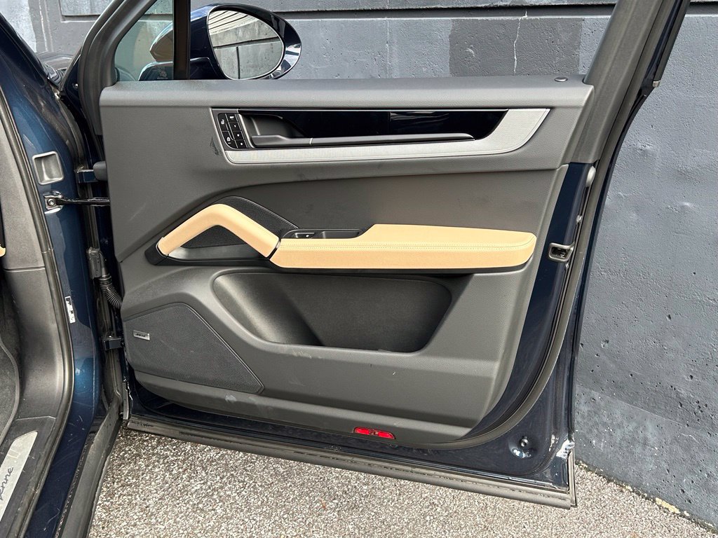 Certified 2026 Porsche Cayenne AWD/4WD image 28