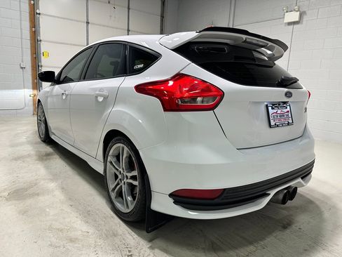 Used 2018 Ford Focus ST w/ Equipment Group 401A image 20