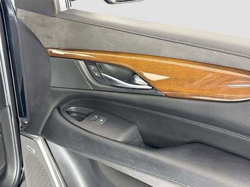 Used 2018 Cadillac Escalade Premium Luxury image 34