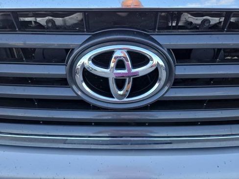 Used 2019 Toyota Sequoia SR5 AWD/4WD image 39