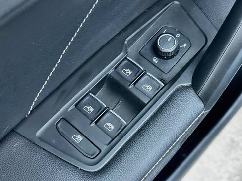 Used 2023 Volkswagen Tiguan SE R-Line FWD image 21