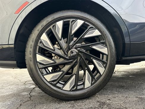 Used 2024 Lincoln Nautilus Reserve w/ Equipment Group 202A image 18