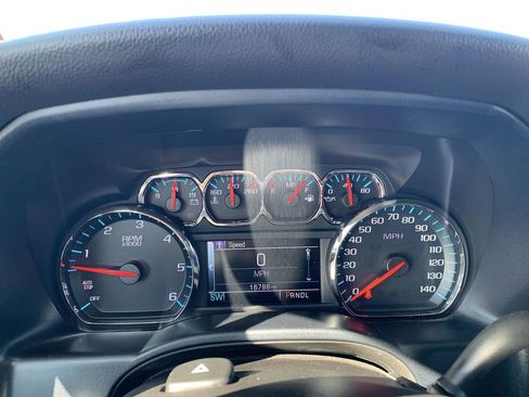 Used 2018 Chevrolet Silverado 1500 LT w/ LT Eassist Package image 10