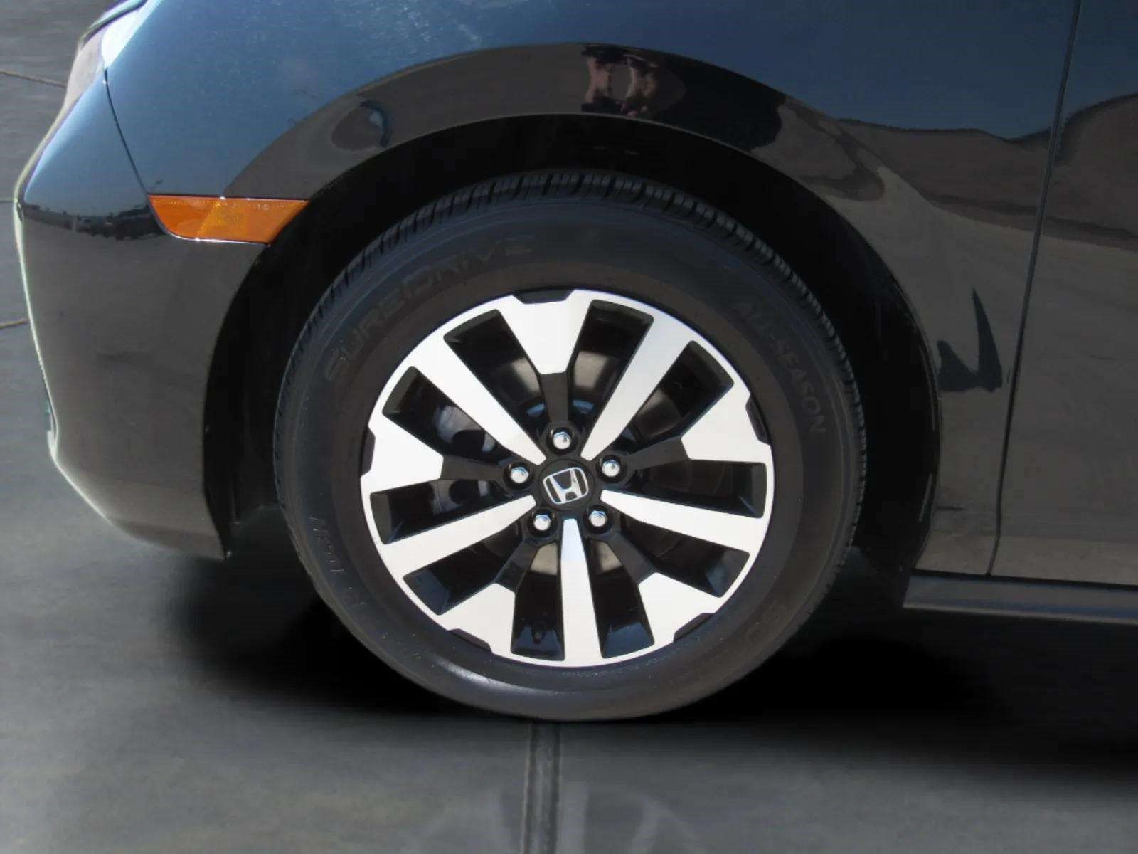 Certified 2025 Honda Odyssey EX-L image 4