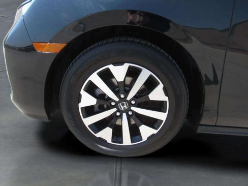 Certified 2025 Honda Odyssey EX-L image 4