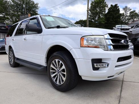 Used 2017 Ford Expedition XLT RWD image 9