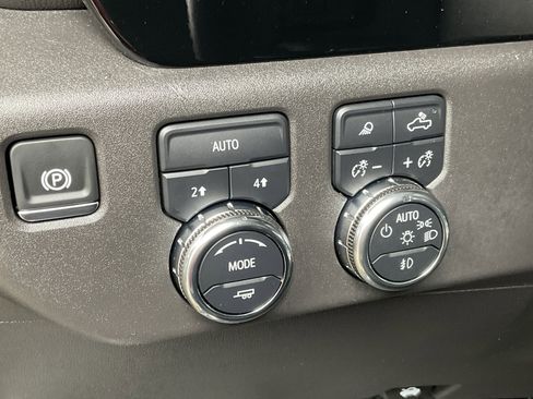 Used 2024 GMC Sierra 1500 Elevation w/ Elevation Premium Package AWD/4WD image 29