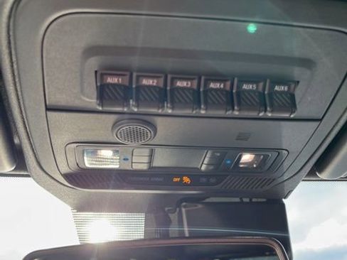 Used 2024 Ford Bronco Wildtrak image 28