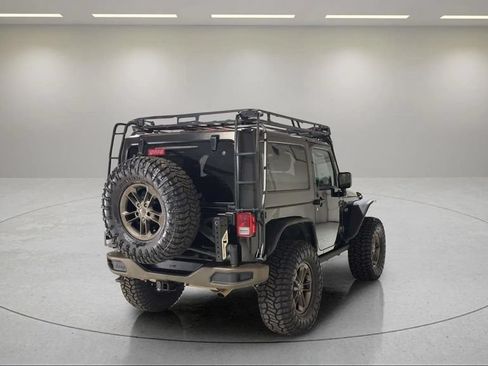 Used 2016 Jeep Wrangler Sahara AWD/4WD image 3