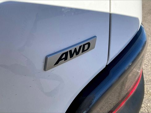 Used 2023 Hyundai Kona SEL w/ Cargo Package image 8