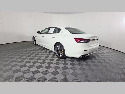 Used 2023 Maserati Quattroporte GT RWD image 41