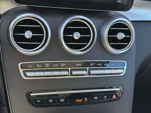 Used 2021 Mercedes-Benz GLC 300 4MATIC w/ Multimedia Package image 25