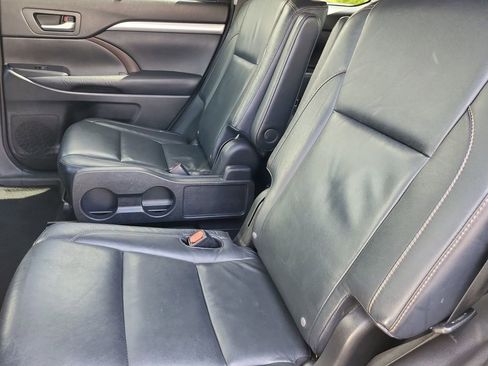 Used 2015 Toyota Highlander XLE AWD/4WD image 12