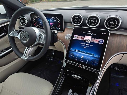 Used 2025 Mercedes-Benz C 300 C 300 image 11