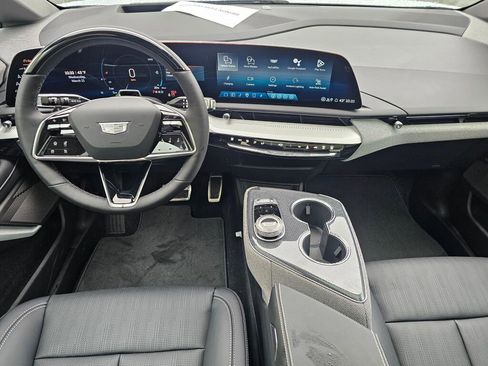 New 2026 Cadillac Optiq Luxury 2 image 20