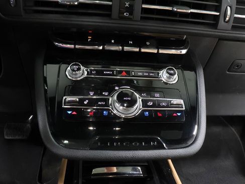 Used 2021 Lincoln Corsair Reserve w/ Equipment Group 201A image 11