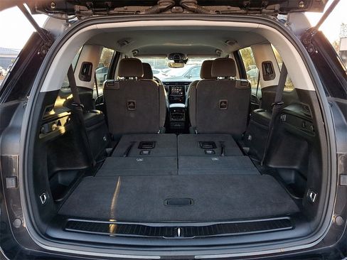 Used 2023 Jeep Grand Cherokee L Laredo image 29