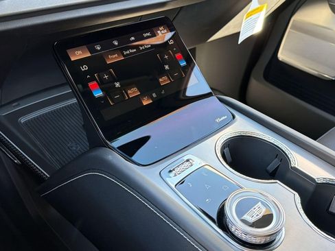 New 2026 Cadillac Vistiq Luxury w/ LPO, Floor Liner Package AWD/4WD image 26
