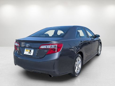 Used 2013 Toyota Camry SE image 5
