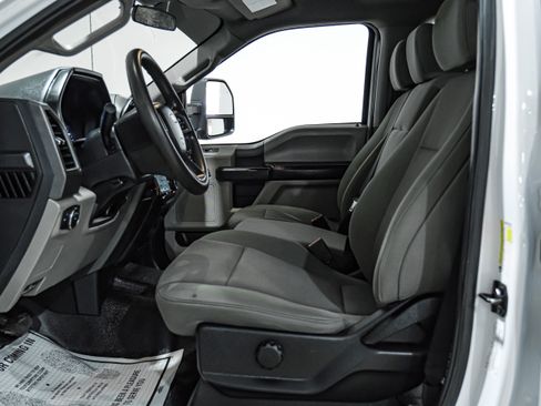 Used 2021 Ford F250 XL w/ Power Equipment Group image 3