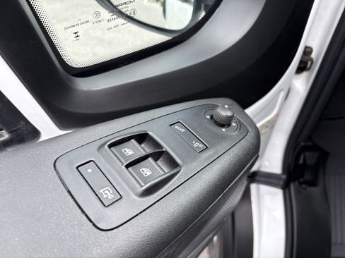 Used 2025 RAM ProMaster 2500 w/ Convenience Group FWD image 16