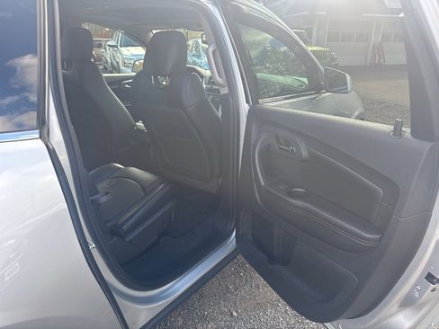 Used 2012 Chevrolet Traverse LT image 34