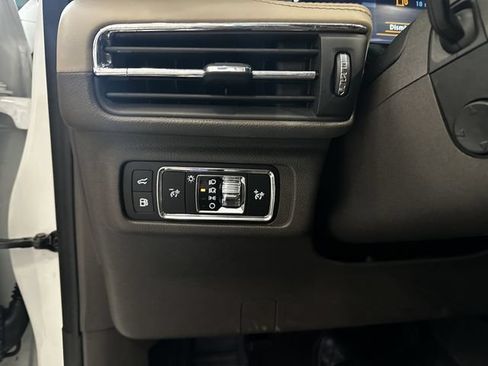 Certified 2024 Lincoln Corsair Grand Touring w/ Equipment Group 301A AWD/4WD image 30