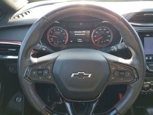 Used 2022 Chevrolet TrailBlazer RS w/ Sun and Liftgate Package image 11