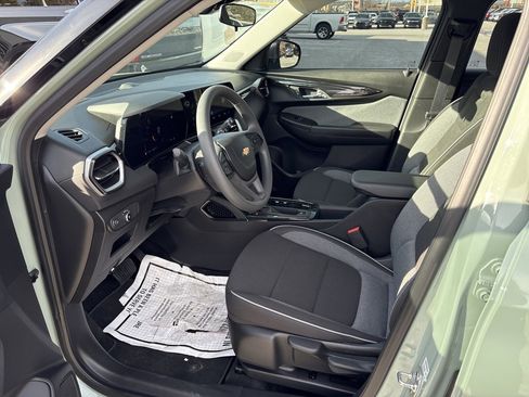 Used 2025 Chevrolet TrailBlazer LS w/ LS Convenience Package image 16