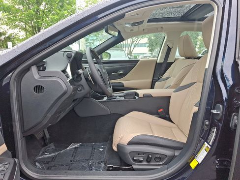 Used 2020 Lexus ES 350 Ultra Luxury w/ Accessory Package FWD image 13