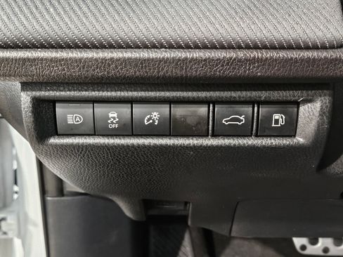 Certified 2025 Toyota Camry SE image 25