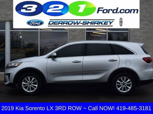 Used 2019 Kia Sorento FWD V6 image 2