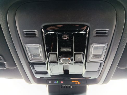 New 2026 GMC Yukon Elevation image 12