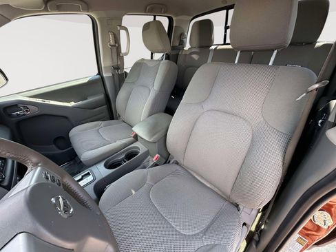 Used 2018 Nissan Frontier SV w/ Value Truck Package AWD/4WD image 19