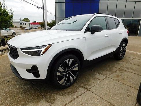 New 2026 Volvo XC40 B5 Ultra w/ Climate Package image 11