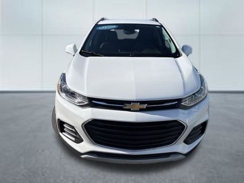 Used 2021 Chevrolet Trax LT w/ Premium Seat Package image 6