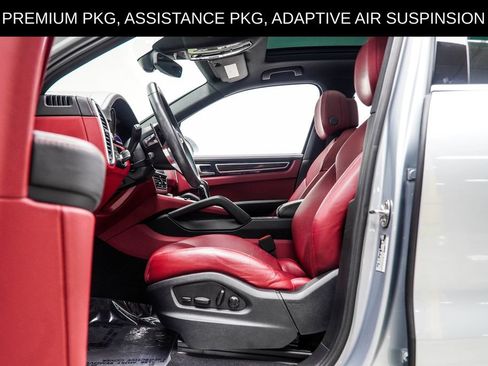 Used 2023 Porsche Cayenne w/ Premium Package AWD/4WD image 49