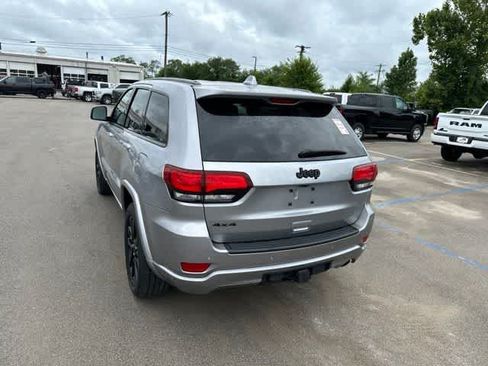 Used 2019 Jeep Grand Cherokee Altitude AWD/4WD image 17