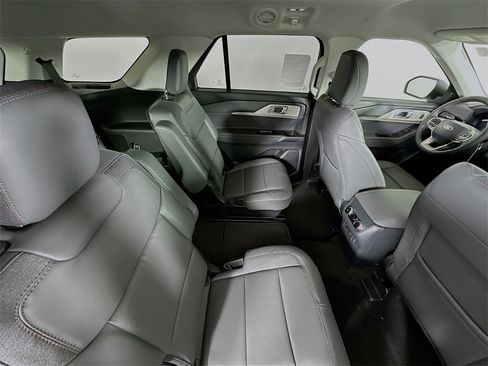New 2026 Ford Explorer Active w/ Active Comfort Package image 28
