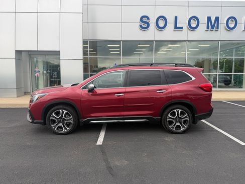 Used 2023 Subaru Ascent Touring AWD/4WD image 9