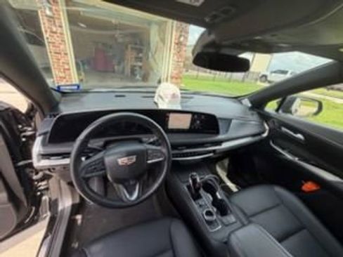 Used 2025 Cadillac XT4 Sport FWD image 7