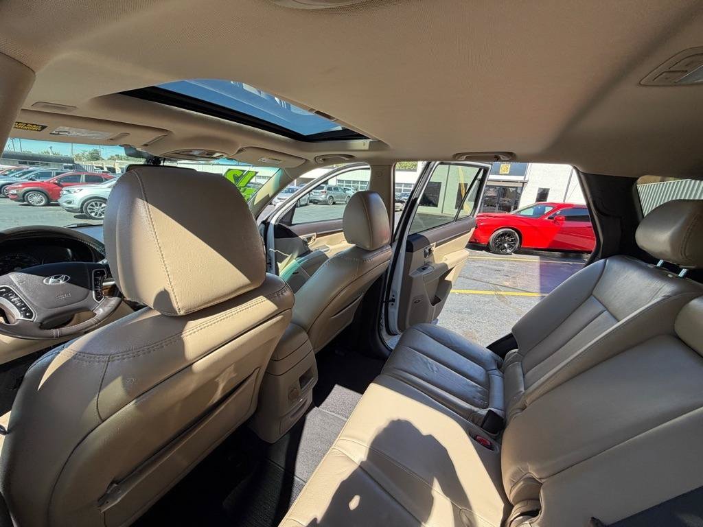 Used 2012 Hyundai Santa Fe Limited FWD image 16
