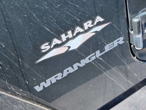 Used 2007 Jeep Wrangler Sahara w/ Dual Top Group AWD/4WD image 4