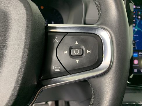 Used 2023 Volvo XC40 B5 Plus AWD/4WD image 19