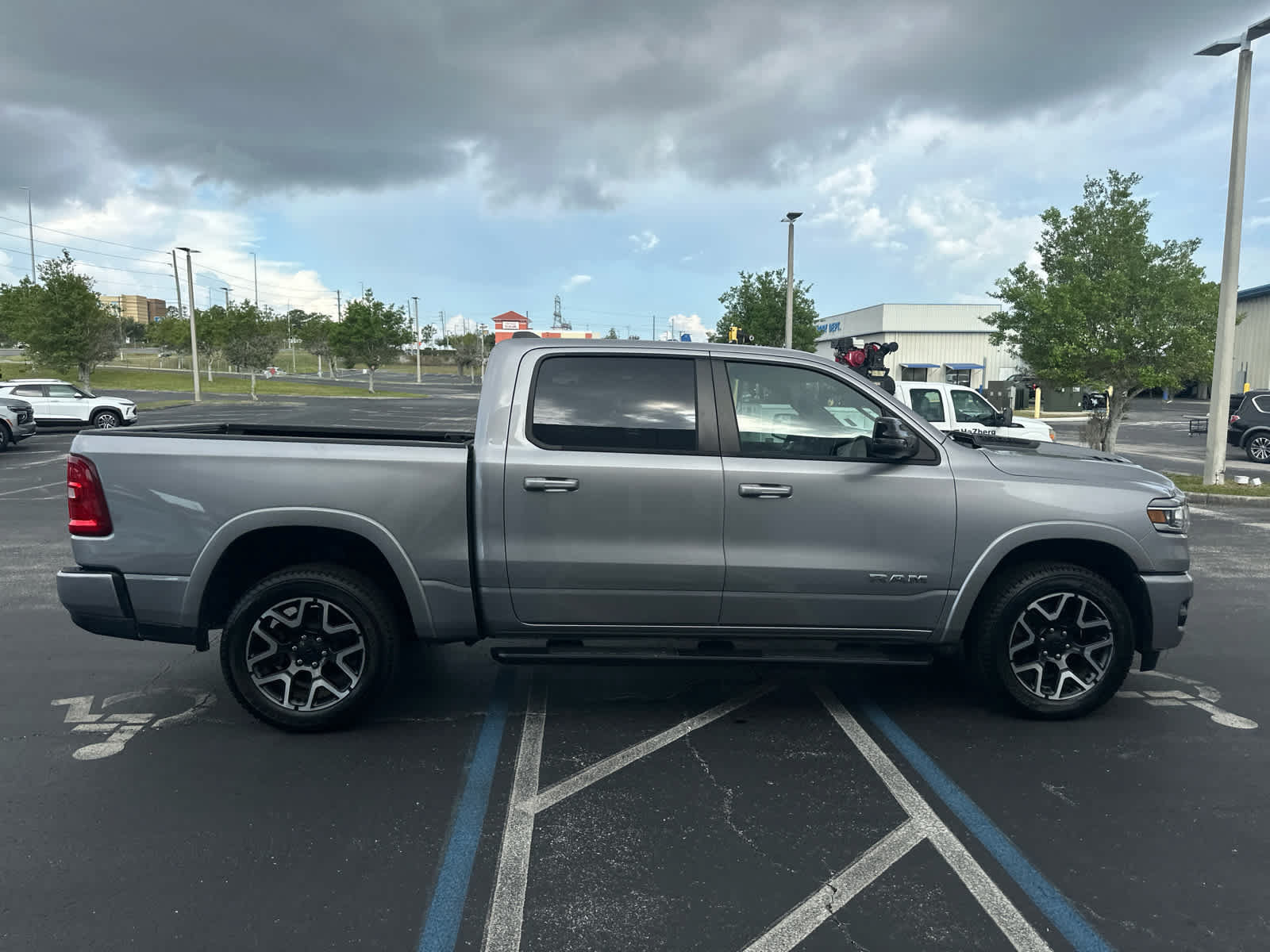 Used 2025 RAM 1500 Laramie w/ Advanced Safety Group II AWD/4WD image 6