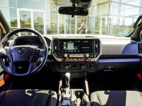 Used 2025 Nissan Frontier Pro-X w/ Pro Convenience Package RWD image 5