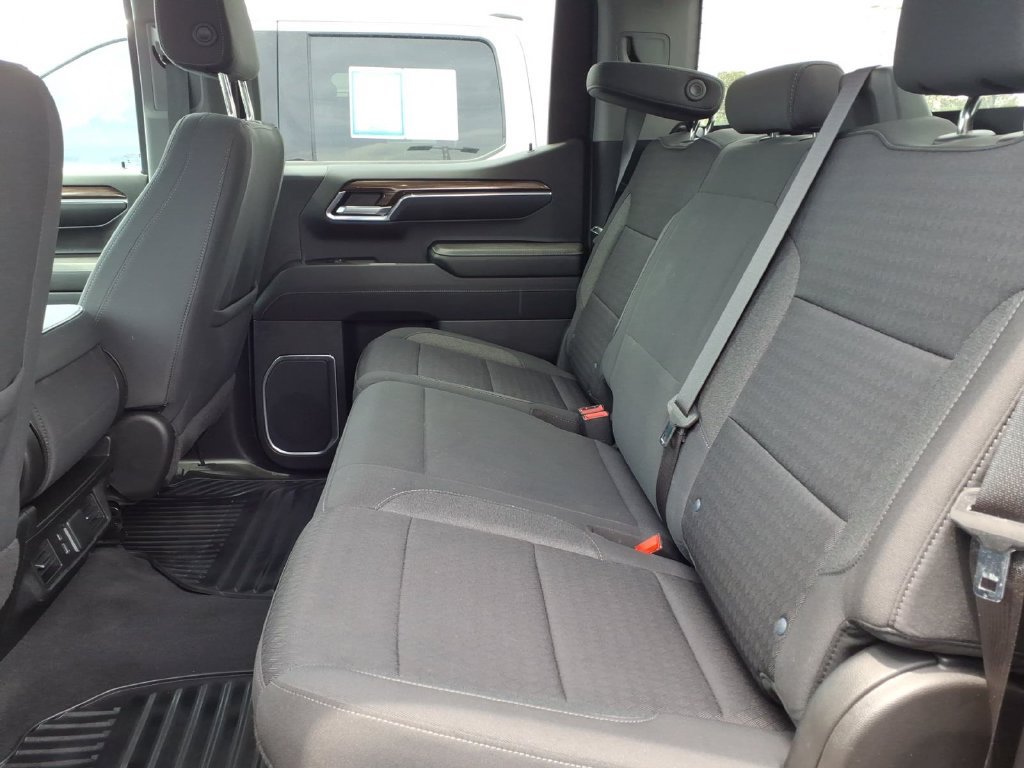 Used 2023 Chevrolet Silverado 1500 LT AWD/4WD image 15