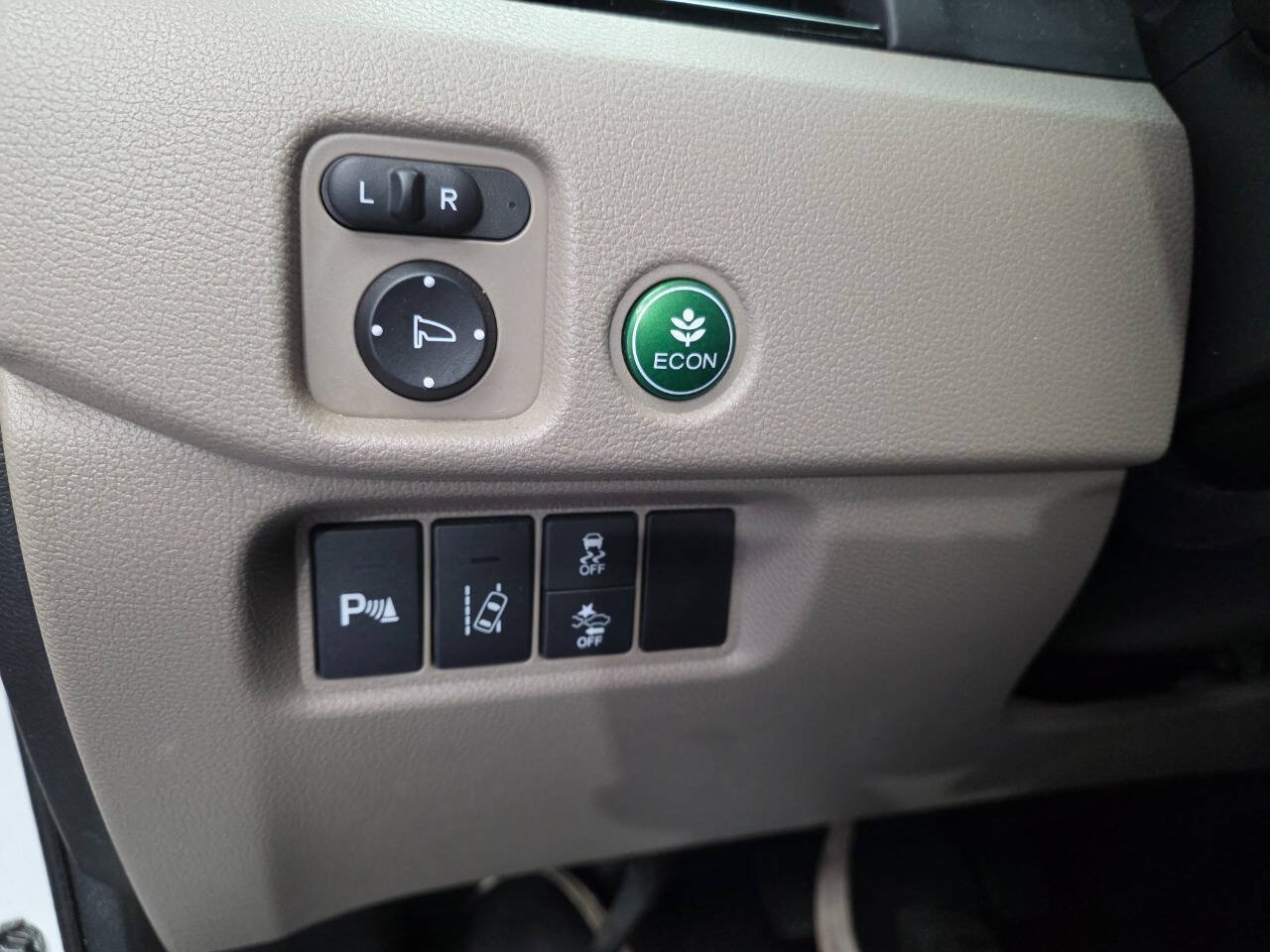 Used 2016 Honda Pilot Touring image 19