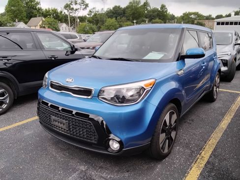 Used 2016 Kia Soul + w/ Designer's Package FWD image 2