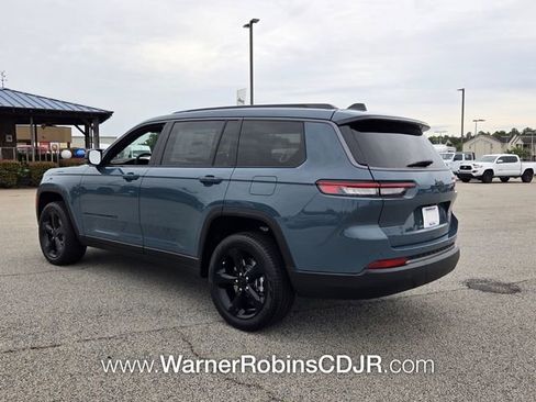 New 2026 Jeep Grand Cherokee L Limited RWD image 9